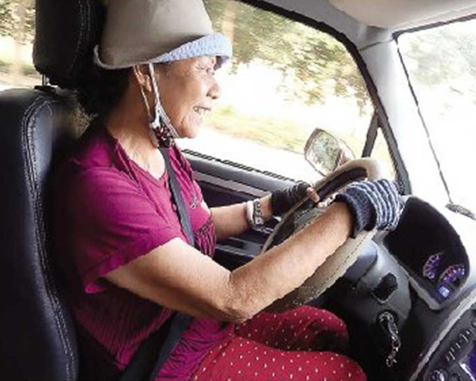 70岁奶奶考驾照