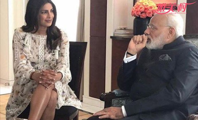 印度女星露小腿见总理挨轰