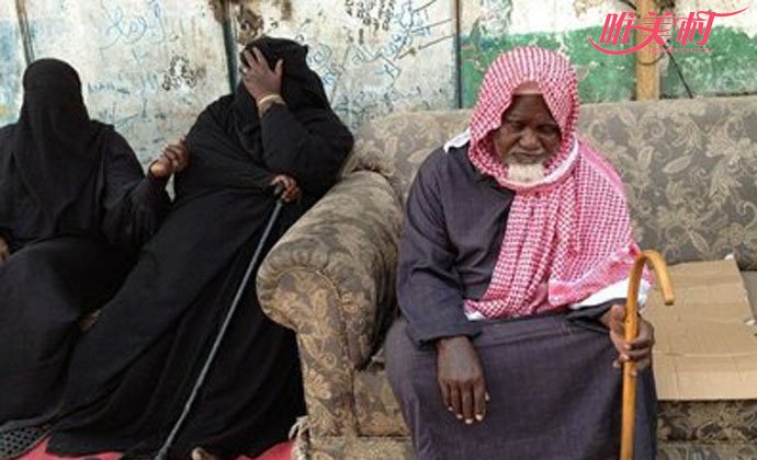 沙特乞丐们躺着赚钱