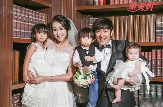 蒋丽莎陈浩民夫妇和他们的宝宝