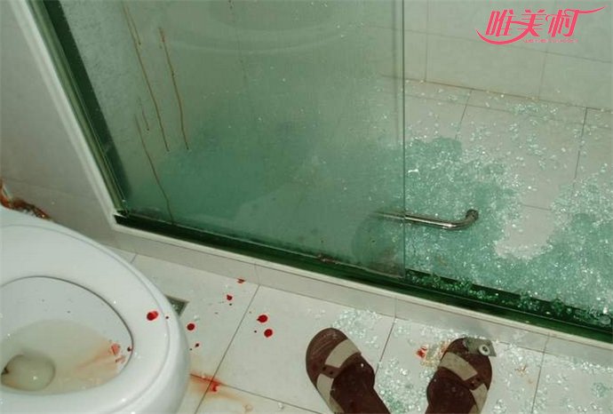 酒店浴室玻璃爆裂