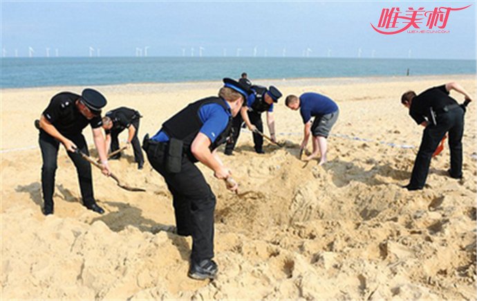 广西儿童被埋沙滩