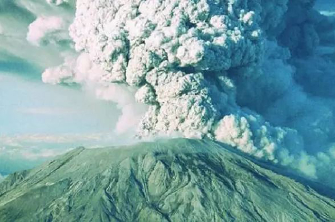 巴厘岛火山爆发