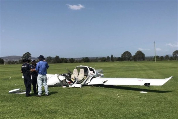 中国学生在澳洲开飞机坠亡