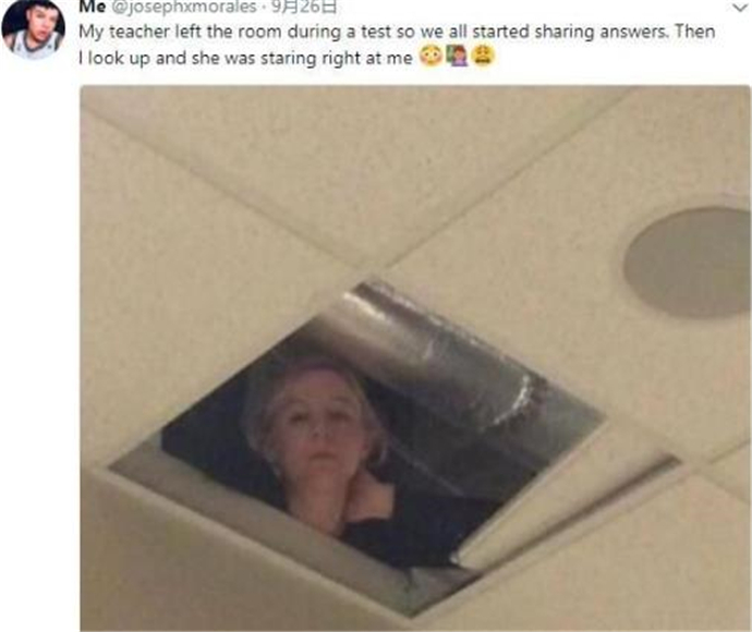 老师爬上天花板监考
