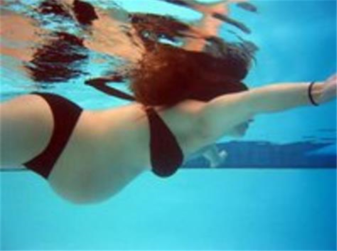 少女游泳后意外怀孕