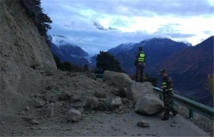 西藏6.9级地震