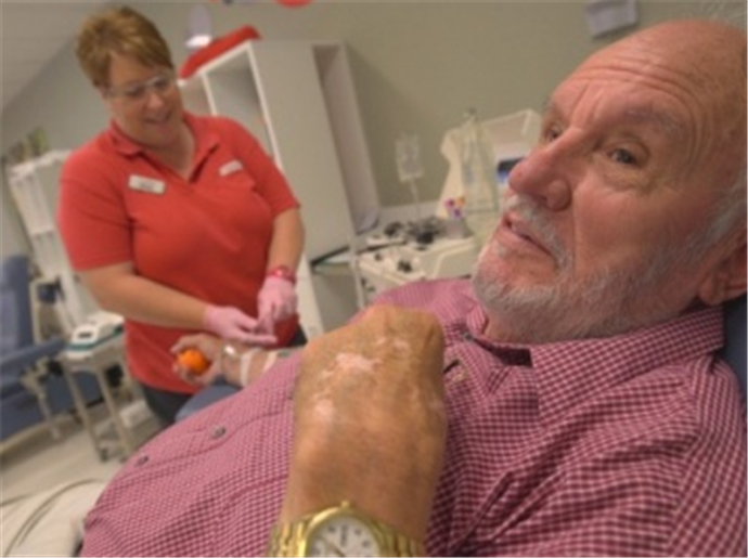 澳男子连续捐血60年