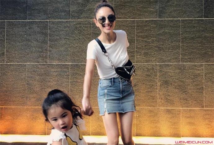 郑希怡与女儿