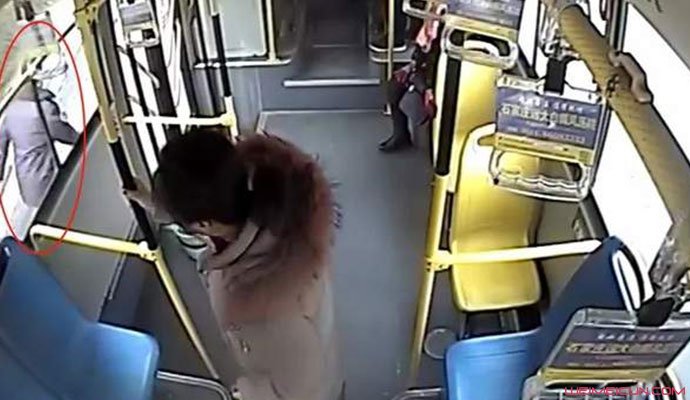 公交车追小偷