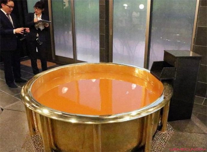 世界最大黄金浴缸