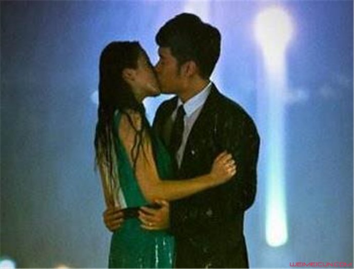 赵志瑶和陈赫雨中吻戏吗
