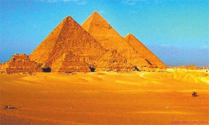金字塔谁建造的