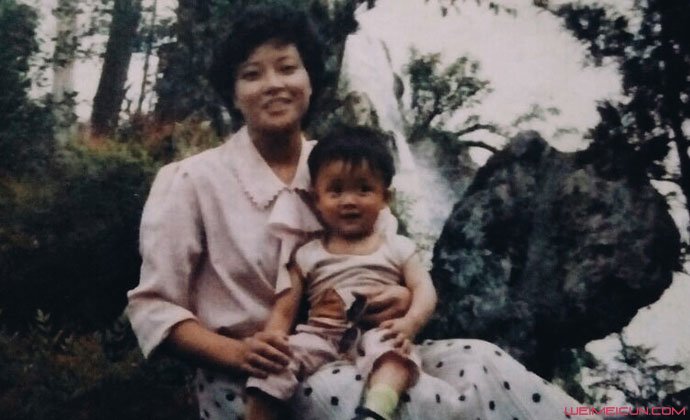 唐曾是小时候与妈妈