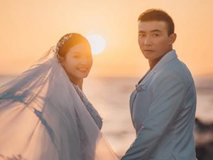 刘畊宏和王婉霏拍婚纱照 上身半裸大秀身材