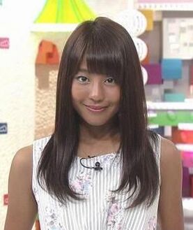 日本22岁女主播冈副麻希晒黑了