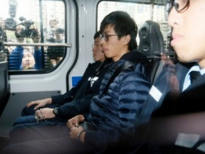 香港旺角暴乱罪成立，三名被告被定罪判刑三