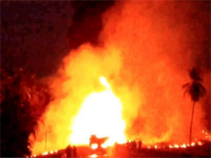 墨西哥油罐车爆炸 爆炸掀起熊熊烈火吞噬24