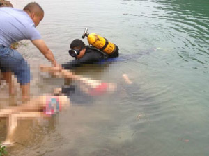 女生溺水65岁老人救起 老人见义勇为的暖心