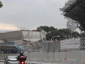 新加坡施工事故 高架桥坍塌致1死10伤施工事