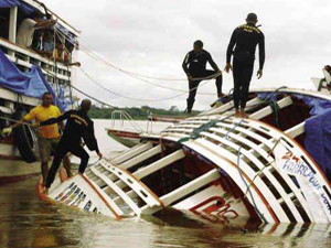 巴西沉船事故 事故现场场面惨烈已致7人死亡