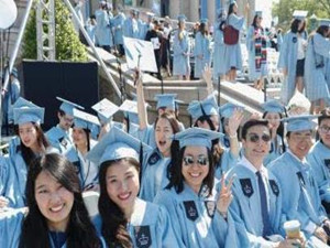 中国迎留学生归国潮 国内发展迅猛将留住更