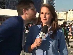 巴西女记者遇陌生男强吻 女记者反应惊人自曝二次遭强吻