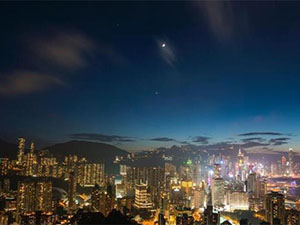 香港夜空双星伴月 奇观夜象令人赞叹曝形成原因