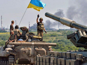真相?乌克兰承认挑衅 乌军舰执行了强通刻赤