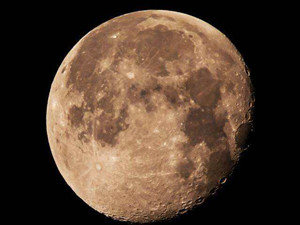 月球可能蕴含宝藏怎么说 研究人员的根据来