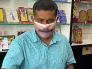 印度照相馆推出人脸口罩 曝制作过程网友：