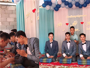 泰国三男人举办婚礼结为夫妇 确定恋爱的过