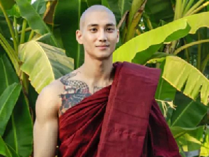 缅甸最帅和尚男模Paing Takhon被捕 被判处7