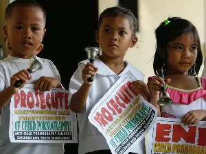 200万菲律宾儿童遭遇性剥削 被父母卖给外国